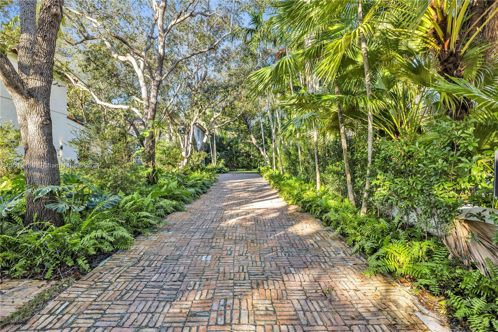 5812 Alton Rd, Miami Beach, FL, 33140 United States, 7 Bedrooms Bedrooms, ,7 BathroomsBathrooms,Residential,For Sale,Alton Rd,A11512188