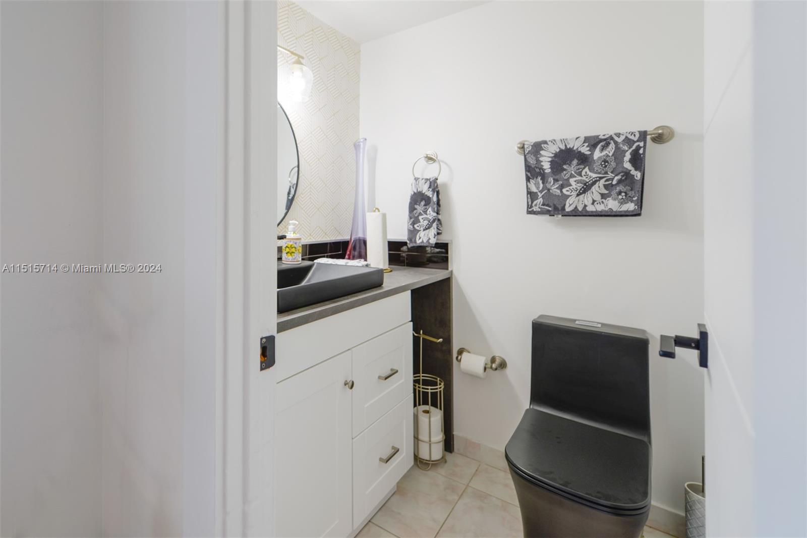 1950 S Ocean Dr 19E, Hallandale Beach, Florida 33009, 3 Bedrooms Bedrooms, ,2 BathroomsBathrooms,Residentiallease,For Rent,1950 S Ocean Dr 19E,A11515714