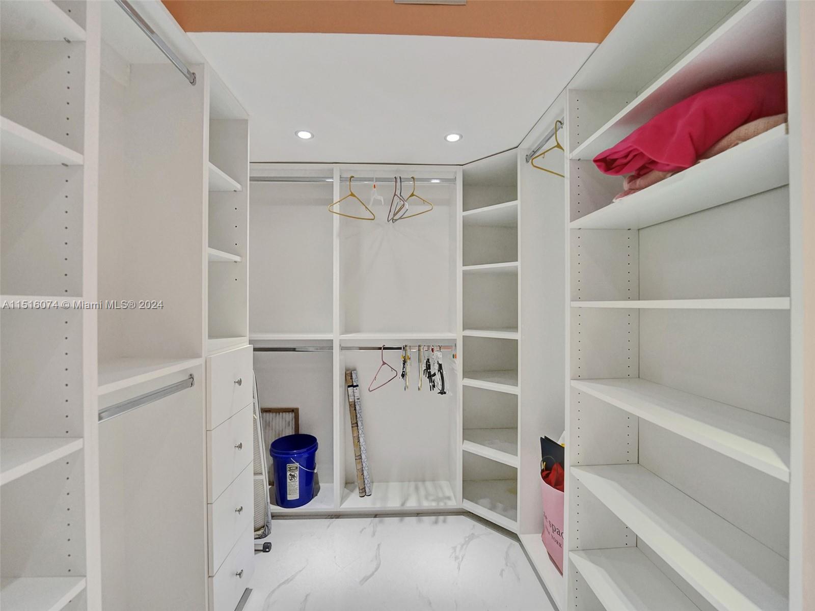 1865 S Ocean Dr 9D, Hallandale Beach, Florida 33009, 1 Bedroom Bedrooms, ,2 BathroomsBathrooms,Residentiallease,For Rent,1865 S Ocean Dr 9D,A11516074