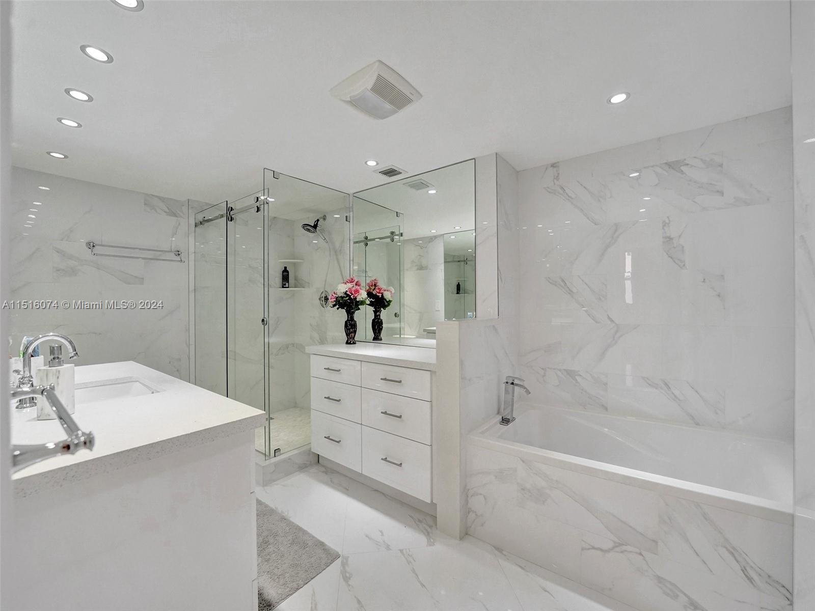 1865 S Ocean Dr 9D, Hallandale Beach, Florida 33009, 1 Bedroom Bedrooms, ,2 BathroomsBathrooms,Residentiallease,For Rent,1865 S Ocean Dr 9D,A11516074