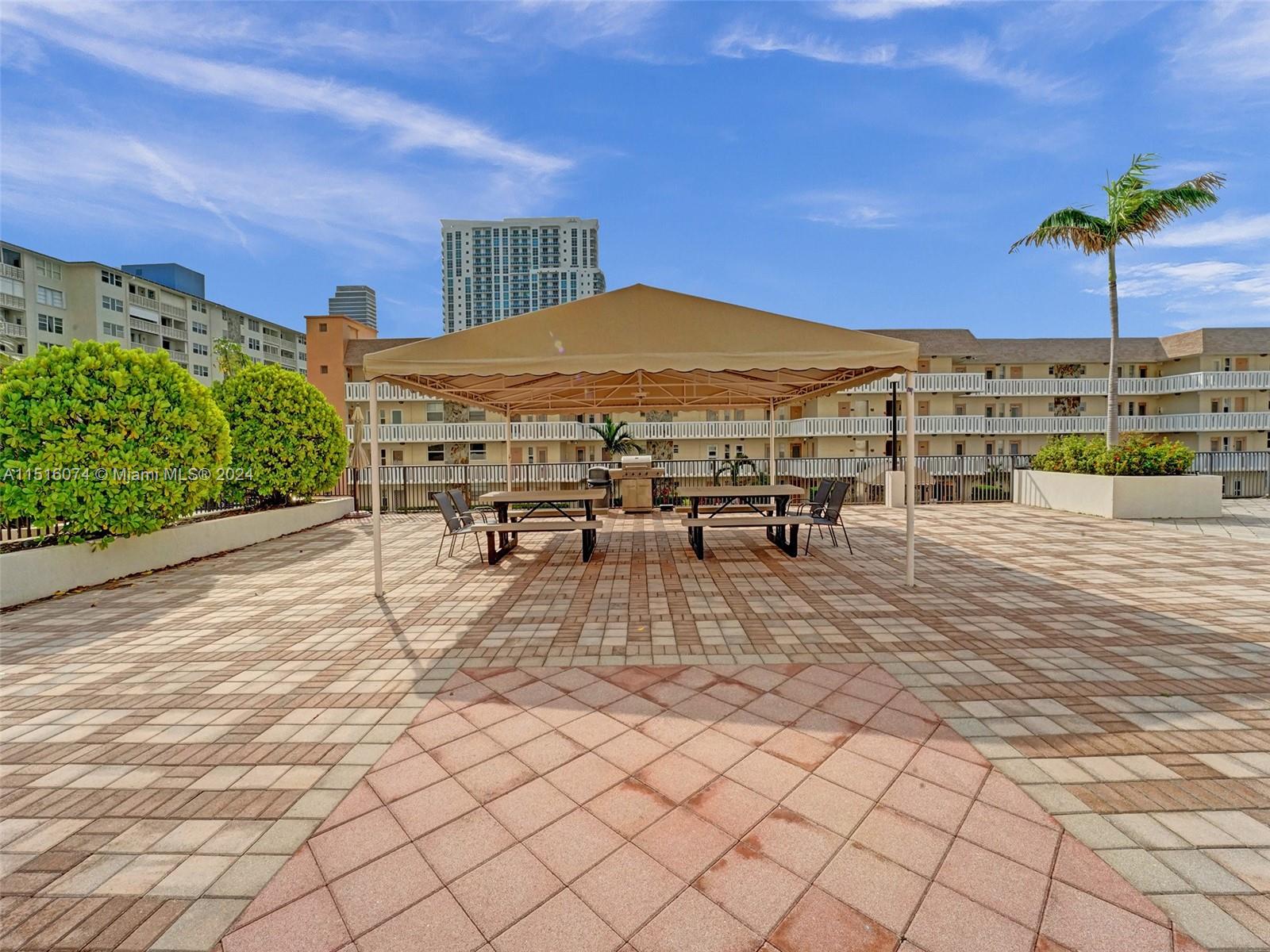 1865 S Ocean Dr 9D, Hallandale Beach, Florida 33009, 1 Bedroom Bedrooms, ,2 BathroomsBathrooms,Residentiallease,For Rent,1865 S Ocean Dr 9D,A11516074