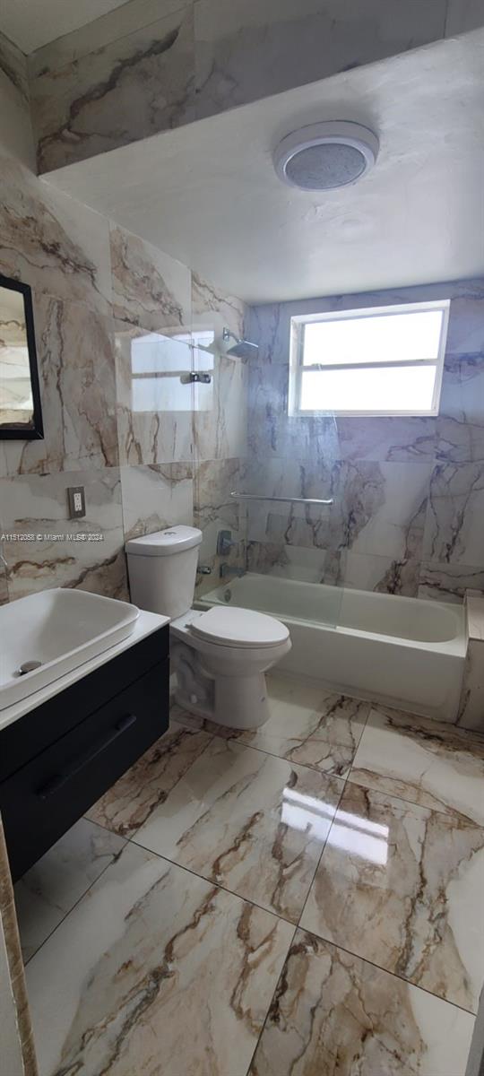 7904 West Dr 608, North Bay Village, Florida 33141, 1 Bedroom Bedrooms, ,1 BathroomBathrooms,Residential,For Sale,7904 West Dr 608,A11512058