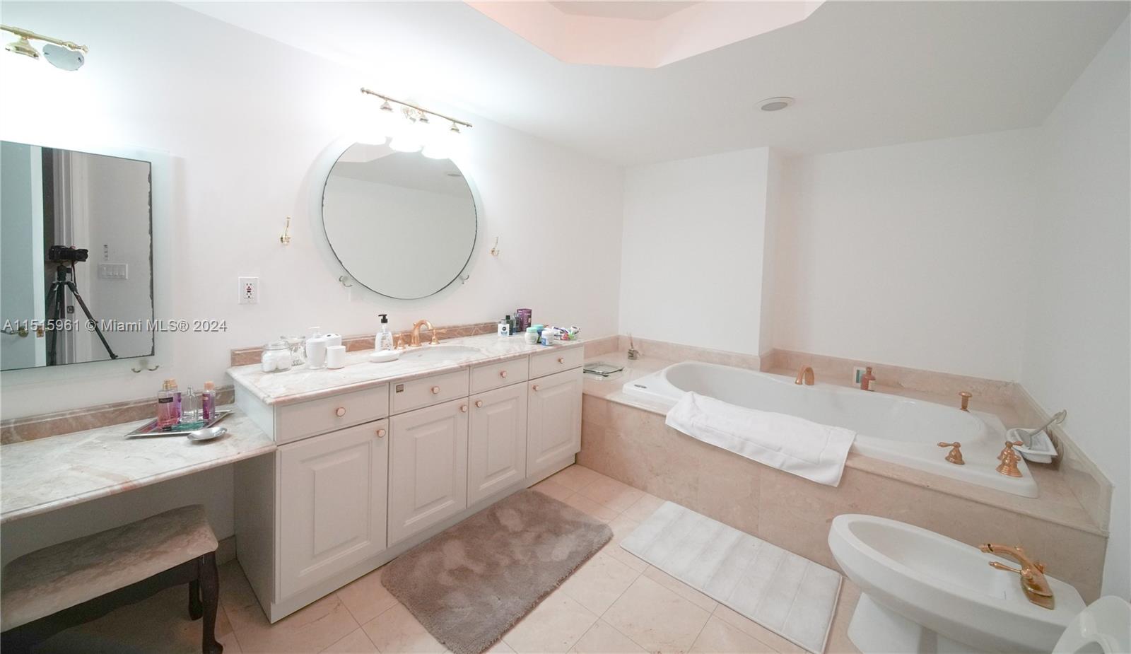 445 Grand Bay Dr, Key Biscayne, FL, 33149 United States, 2 Bedrooms Bedrooms, ,3 BathroomsBathrooms,Residential,For Sale,Grand Bay Dr,A11515961