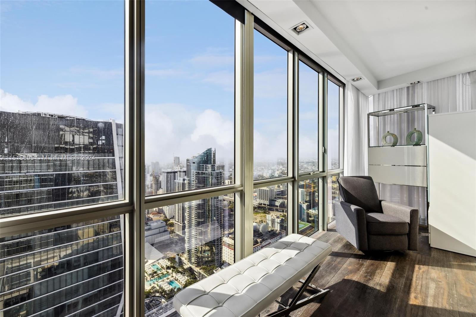 1100 Biscayne Blvd, Miami, FL, 33132 United States, 3 Bedrooms Bedrooms, ,4 BathroomsBathrooms,Residential,For Sale,Biscayne Blvd,A11515695