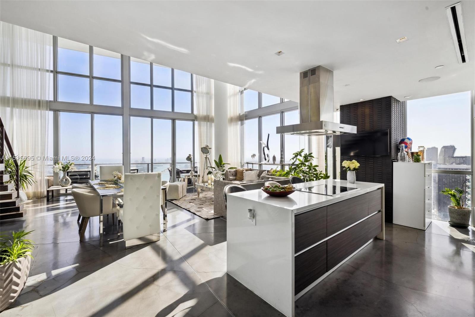 1100 Biscayne Blvd, Miami, FL, 33132 United States, 3 Bedrooms Bedrooms, ,4 BathroomsBathrooms,Residential,For Sale,Biscayne Blvd,A11515695