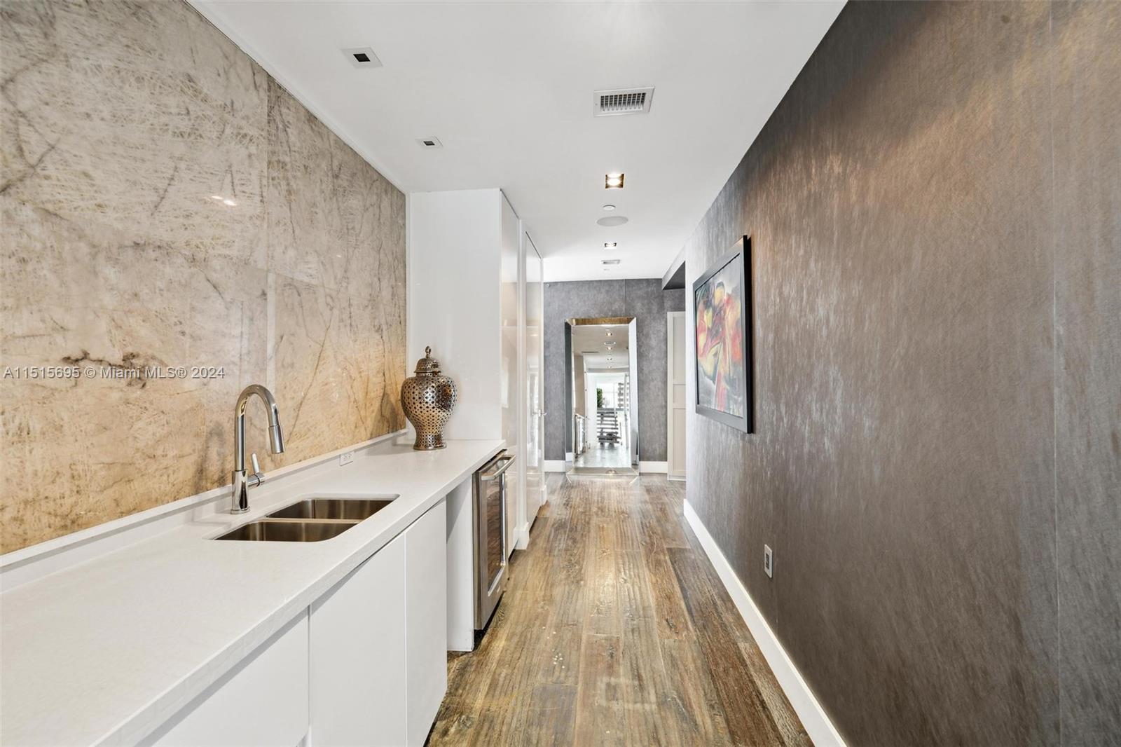 1100 Biscayne Blvd, Miami, FL, 33132 United States, 3 Bedrooms Bedrooms, ,4 BathroomsBathrooms,Residential,For Sale,Biscayne Blvd,A11515695