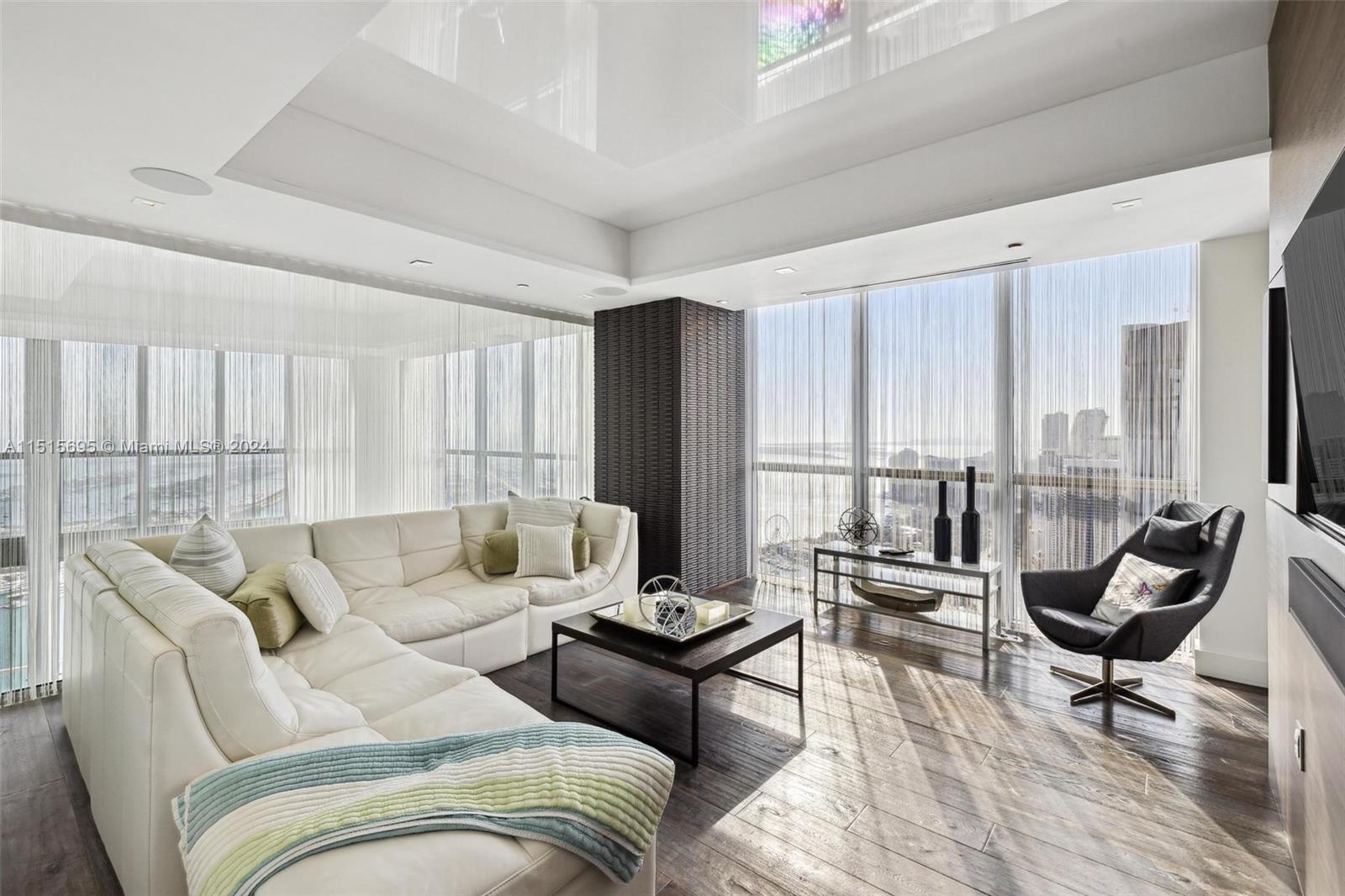 1100 Biscayne Blvd, Miami, FL, 33132 United States, 3 Bedrooms Bedrooms, ,4 BathroomsBathrooms,Residential,For Sale,Biscayne Blvd,A11515695