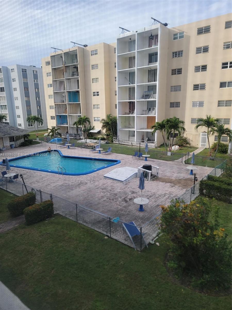 301 NE 14th Ave 306, Hallandale Beach, Florida 33009, 1 Bedroom Bedrooms, ,1 BathroomBathrooms,Residential,For Sale,301 NE 14th Ave 306,A11516508