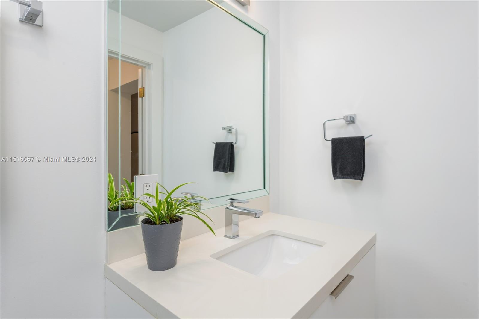 424 Dilido Dr, Miami Beach, FL, 33139 United States, 4 Bedrooms Bedrooms, ,3 BathroomsBathrooms,Residential,For Sale,Dilido Dr,A11516067