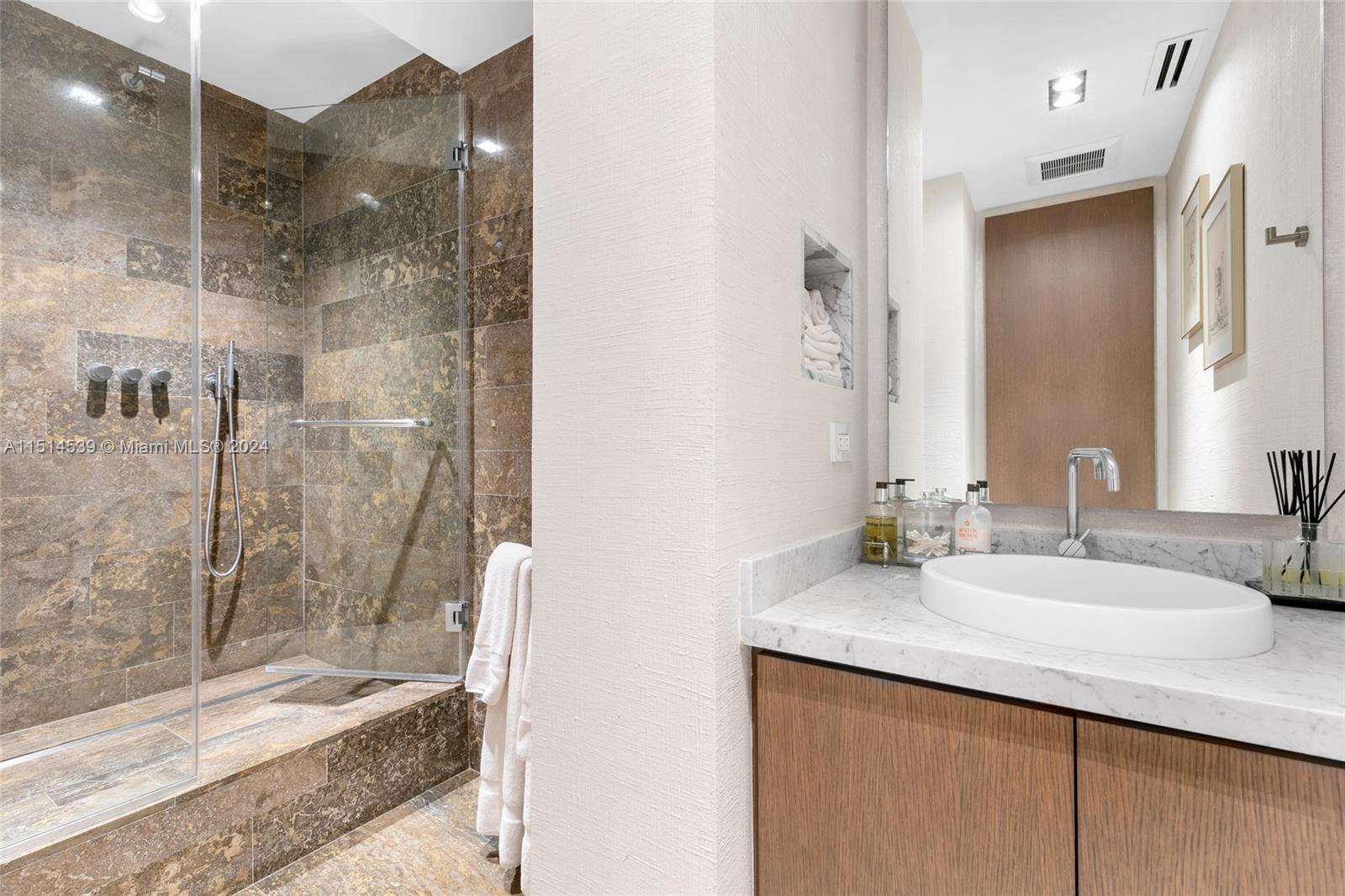 1000 Venetian Way, Miami Beach, FL, 33139 United States, 4 Bedrooms Bedrooms, ,4 BathroomsBathrooms,Residential,For Sale,Venetian Way,A11514539