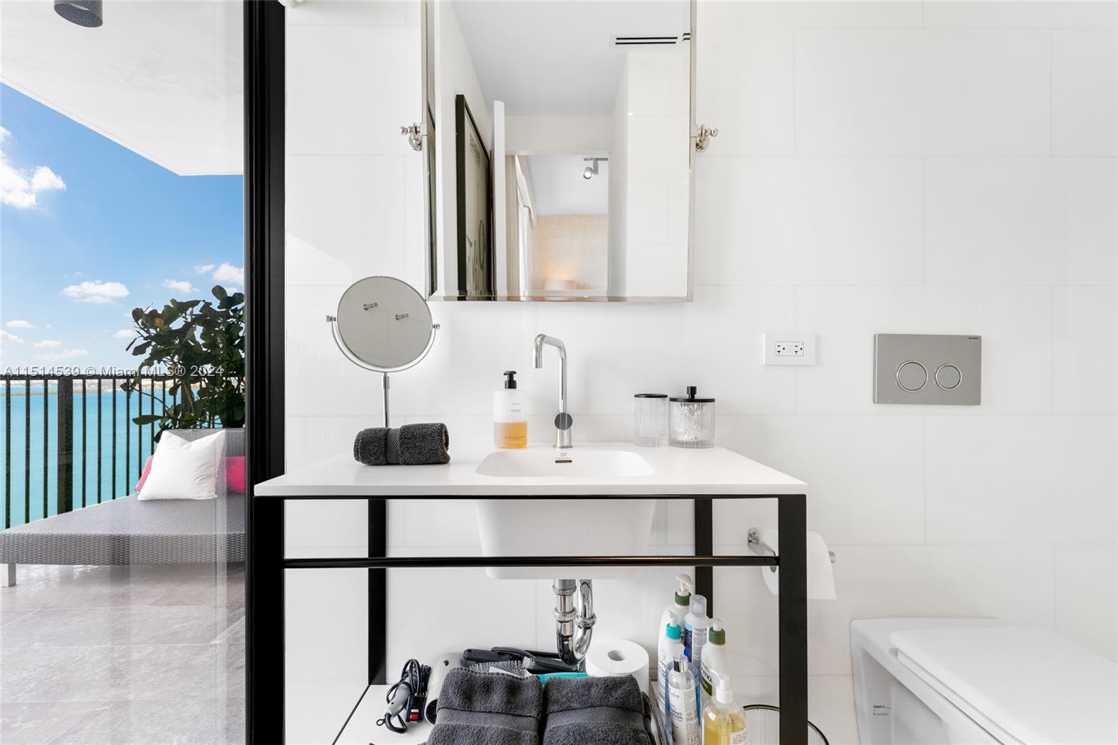 1000 Venetian Way, Miami Beach, FL, 33139 United States, 4 Bedrooms Bedrooms, ,4 BathroomsBathrooms,Residential,For Sale,Venetian Way,A11514539