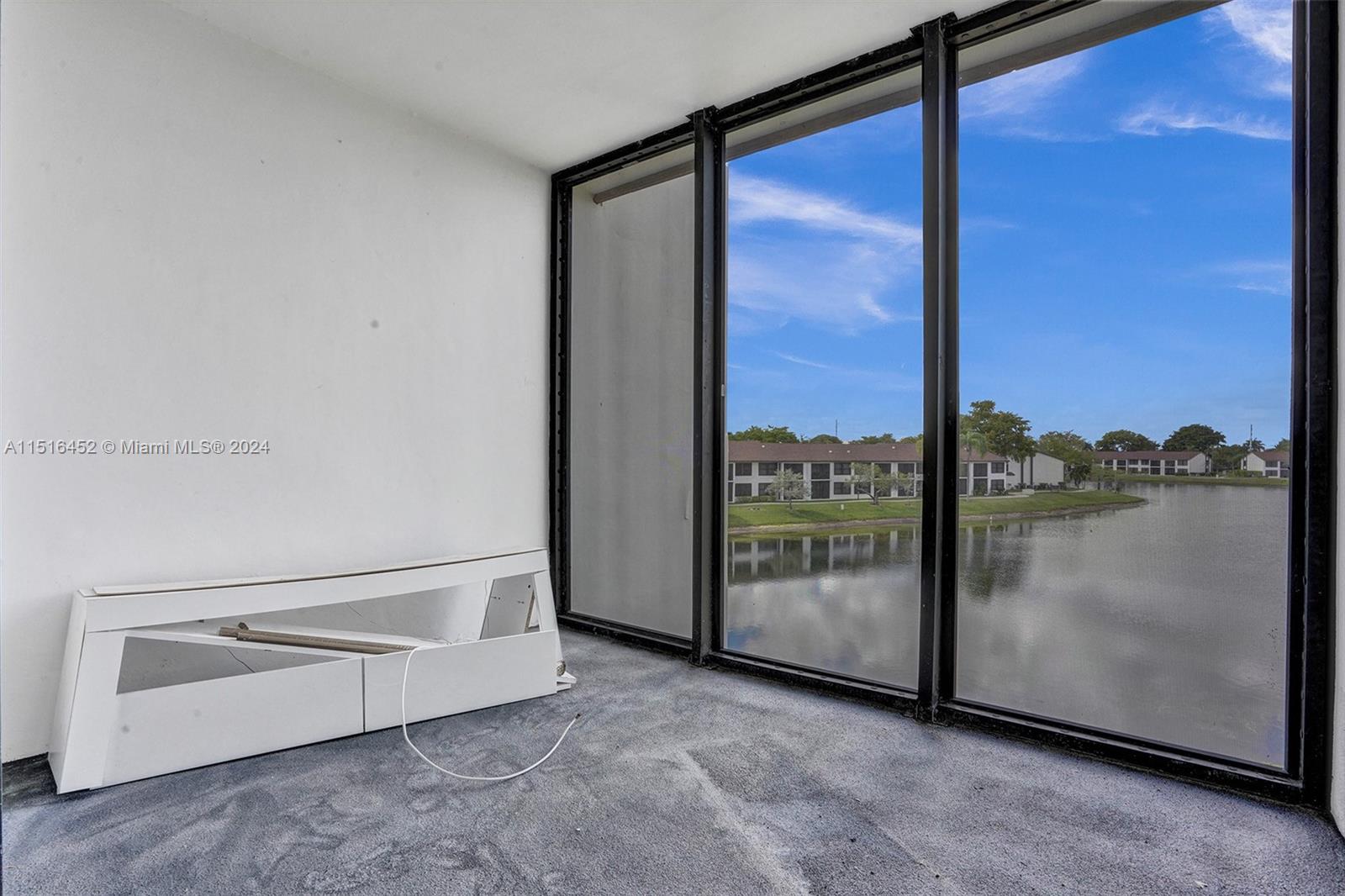 210 Lake Pointe Dr 310, Oakland Park, Florida 33309, 2 Bedrooms Bedrooms, ,2 BathroomsBathrooms,Residentiallease,For Rent,210 Lake Pointe Dr 310,A11516452