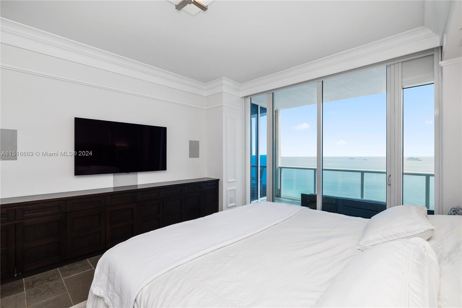 100 Pointe Dr, Miami Beach, FL, 33139 United States, 2 Bedrooms Bedrooms, ,2 BathroomsBathrooms,Residential,For Sale,Pointe Dr,A11516669