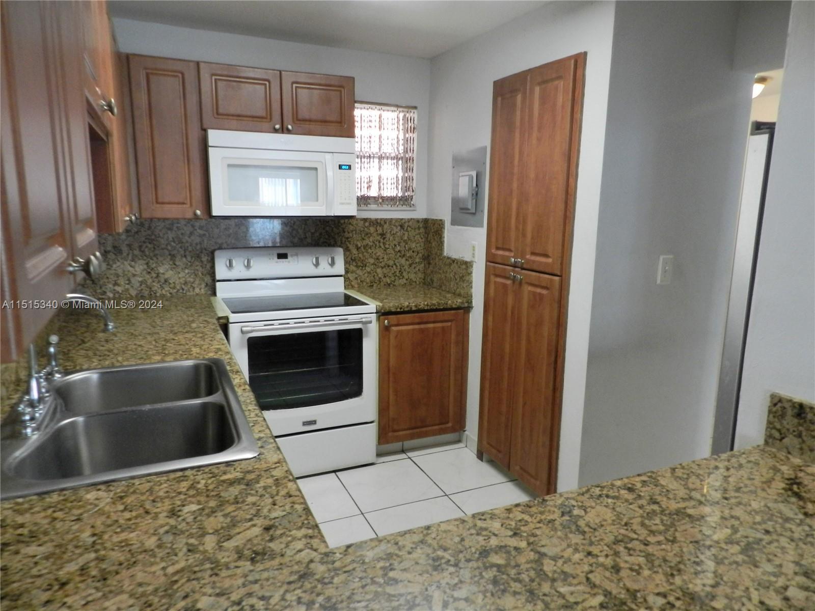Kitchen pantry