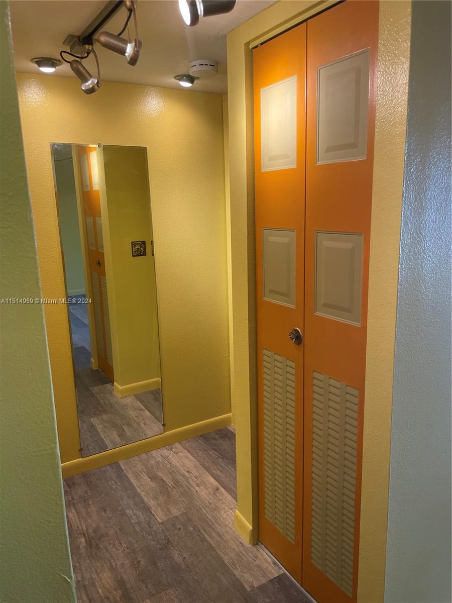 2861 Somerset Dr 107, Lauderdale Lakes, Florida 33311, 1 Bedroom Bedrooms, ,1 BathroomBathrooms,Residentiallease,For Rent,2861 Somerset Dr 107,A11514969