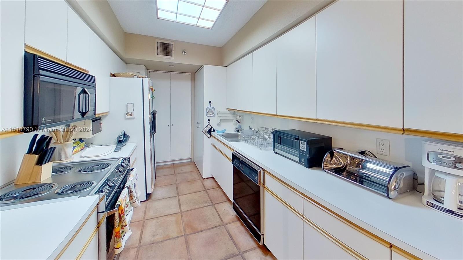 3600 Mystic Pointe Dr., Aventura, FL, 33180 United States, 4 Bedrooms Bedrooms, ,4 BathroomsBathrooms,Residential,For Sale,Mystic Pointe Dr.,A11516790