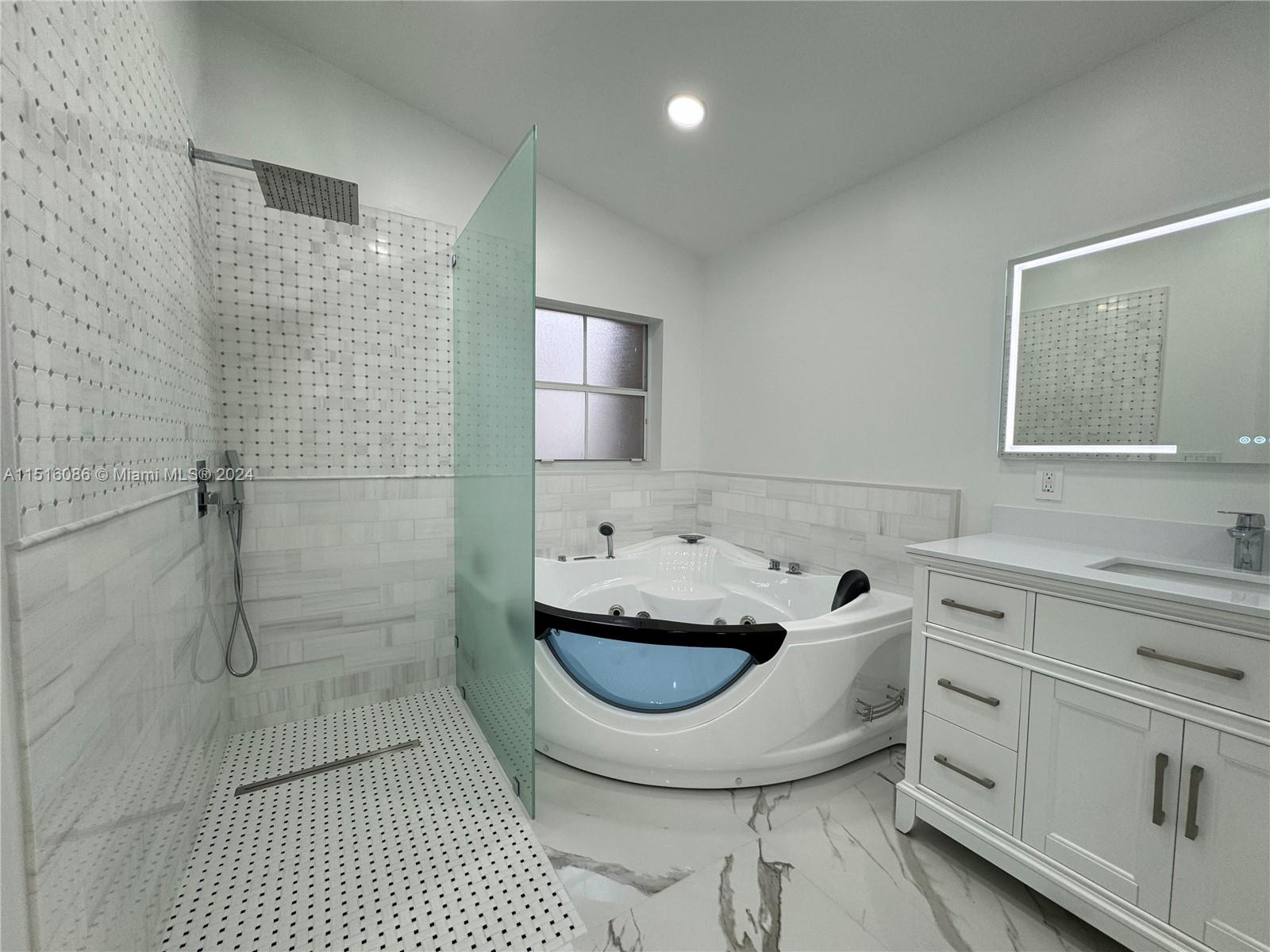 This is the real photo - no virtual staging