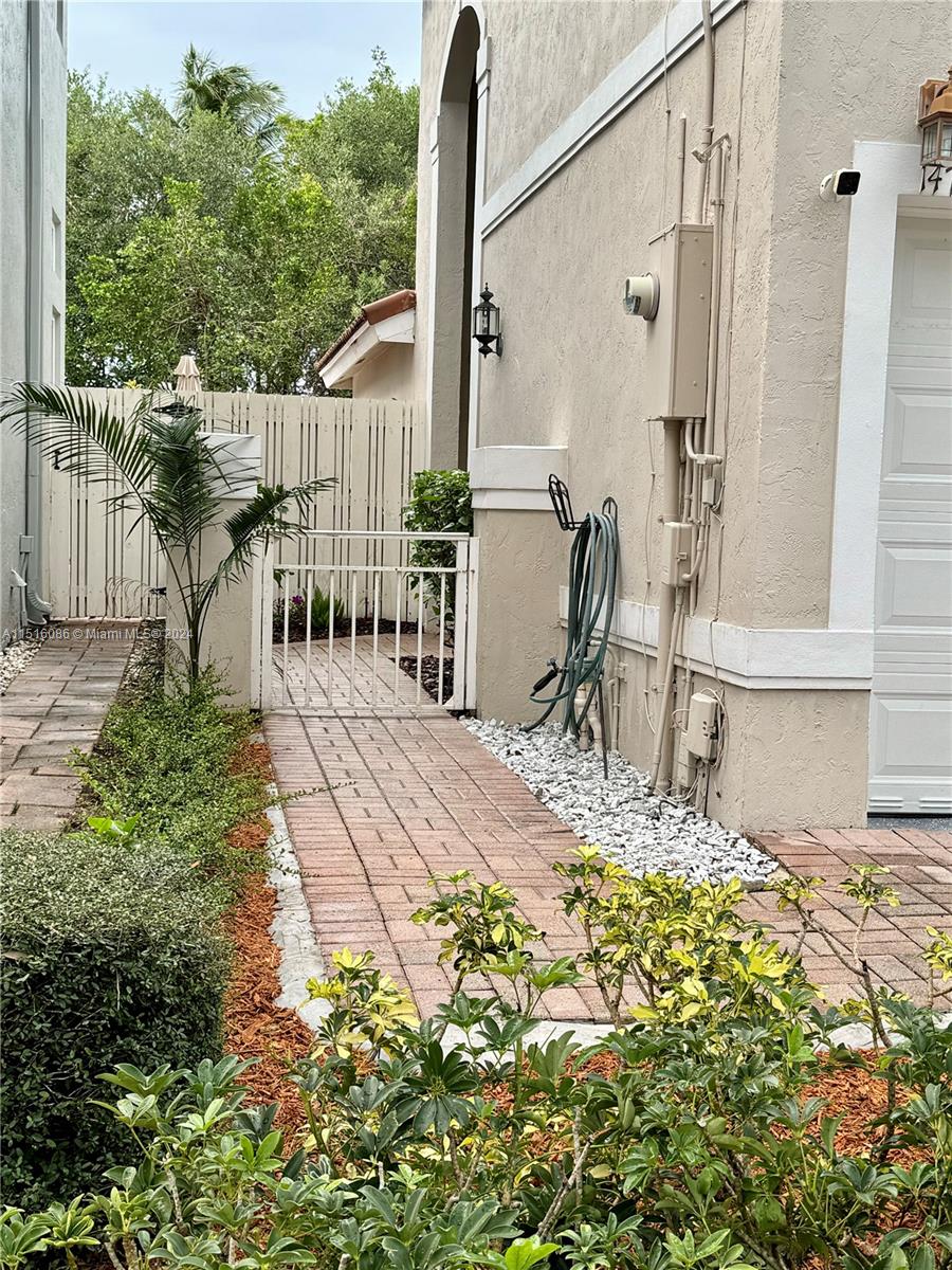 1470 Sweetbay Way, Hollywood, Florida 33019, 4 Bedrooms Bedrooms, 9 Rooms Rooms,2 BathroomsBathrooms,Residential,For Sale,1470 Sweetbay Way,A11516086