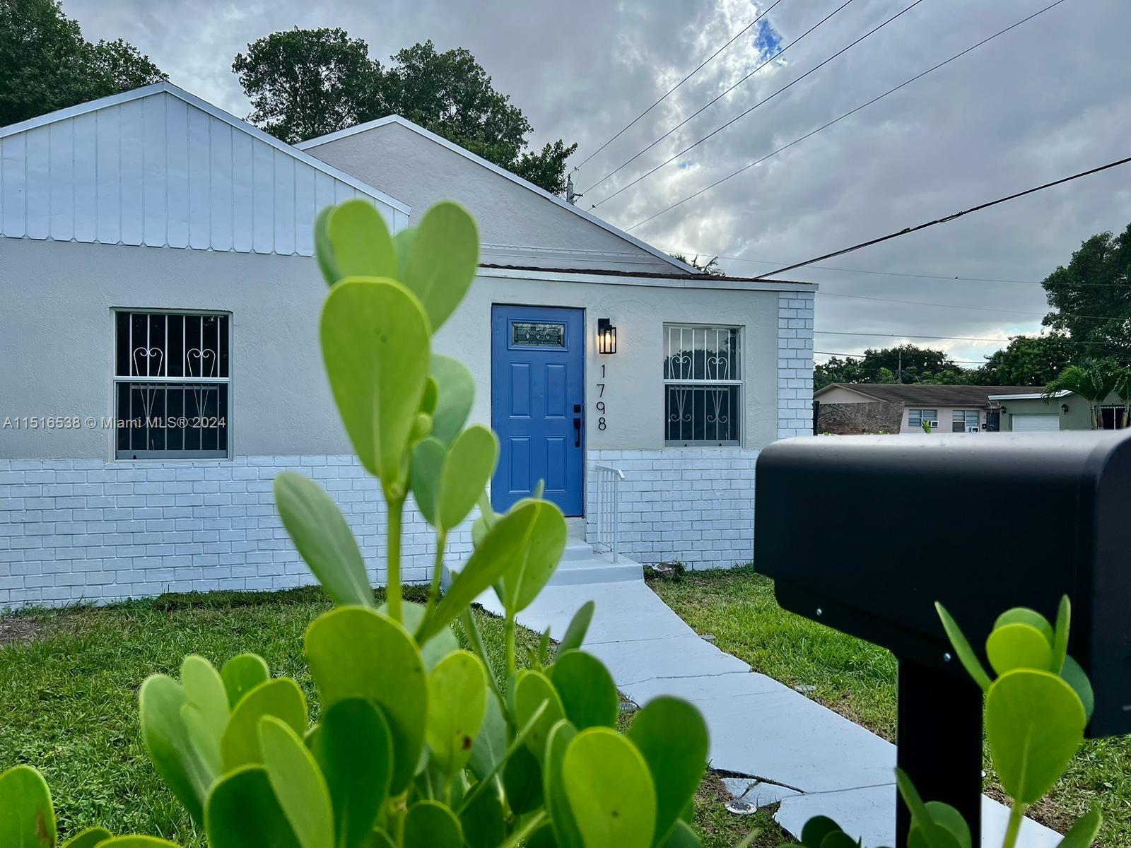 Undisclosed For Sale A11516538, FL