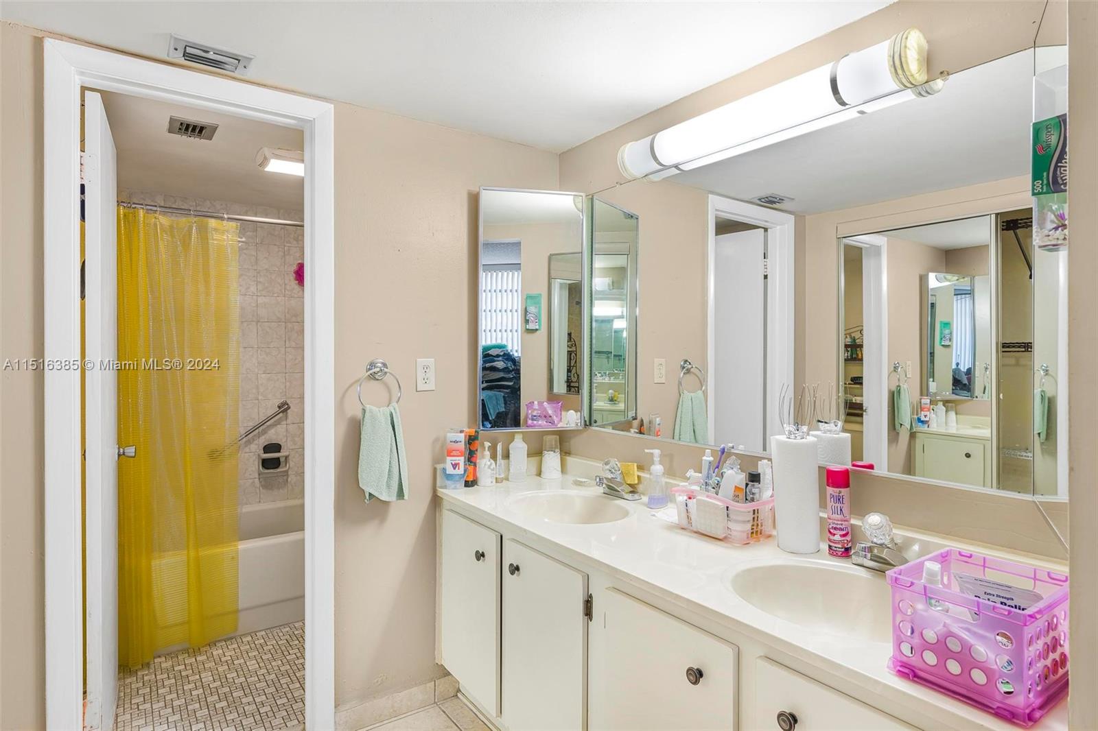 1001 Colony Point Cir, Pembroke Pines, FL, 33026 United States, 2 Bedrooms Bedrooms, ,2 BathroomsBathrooms,Residential,For Sale,Colony Point Cir,A11516385