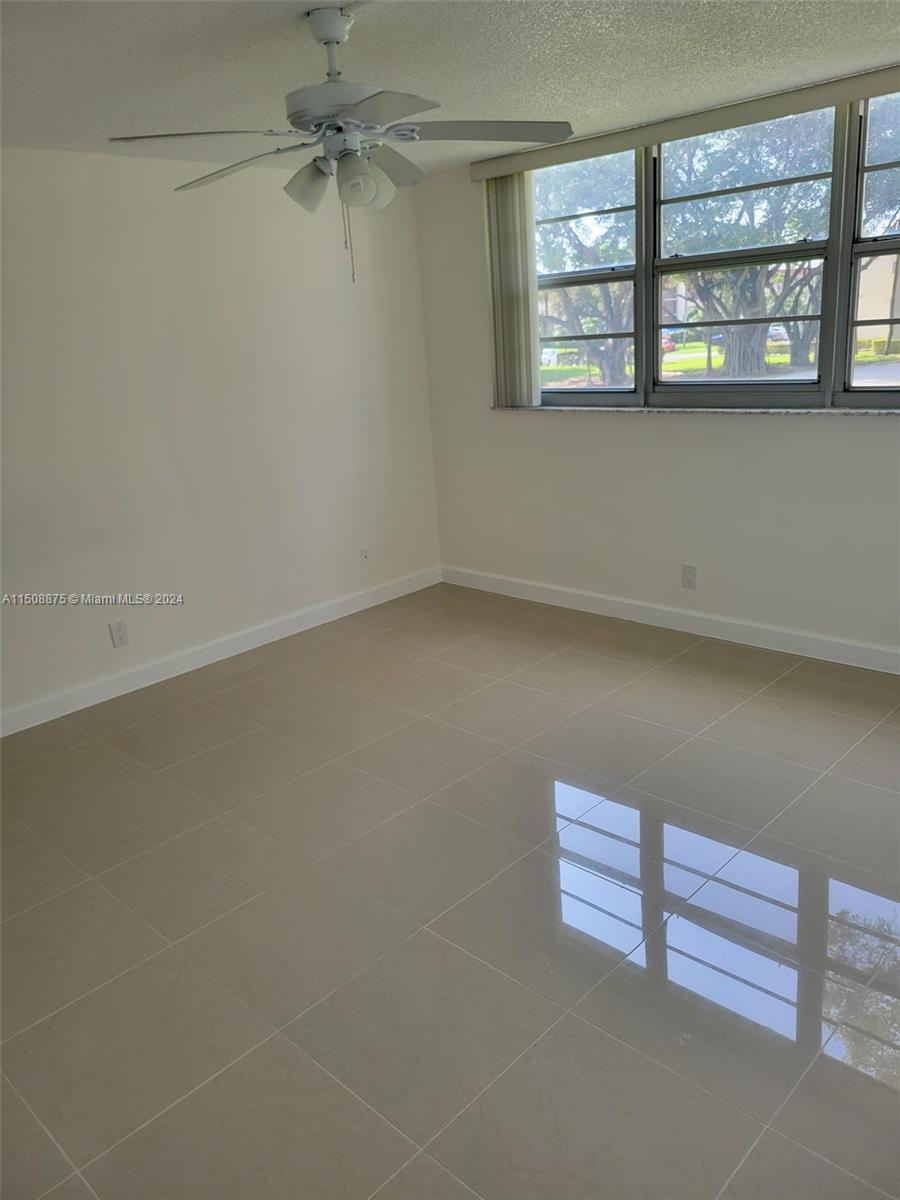 8901 Hollybrook Blvd, Pembroke Pines, FL, 33025 United States, 2 Bedrooms Bedrooms, ,2 BathroomsBathrooms,Residential,For Sale,Hollybrook Blvd,A11508875