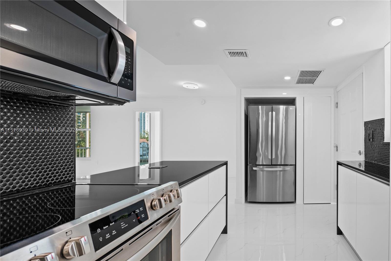 2999 Point East Dr, Aventura, FL, 33160 United States, 2 Bedrooms Bedrooms, ,2 BathroomsBathrooms,Residential,For Sale,Point East Dr,A11516930