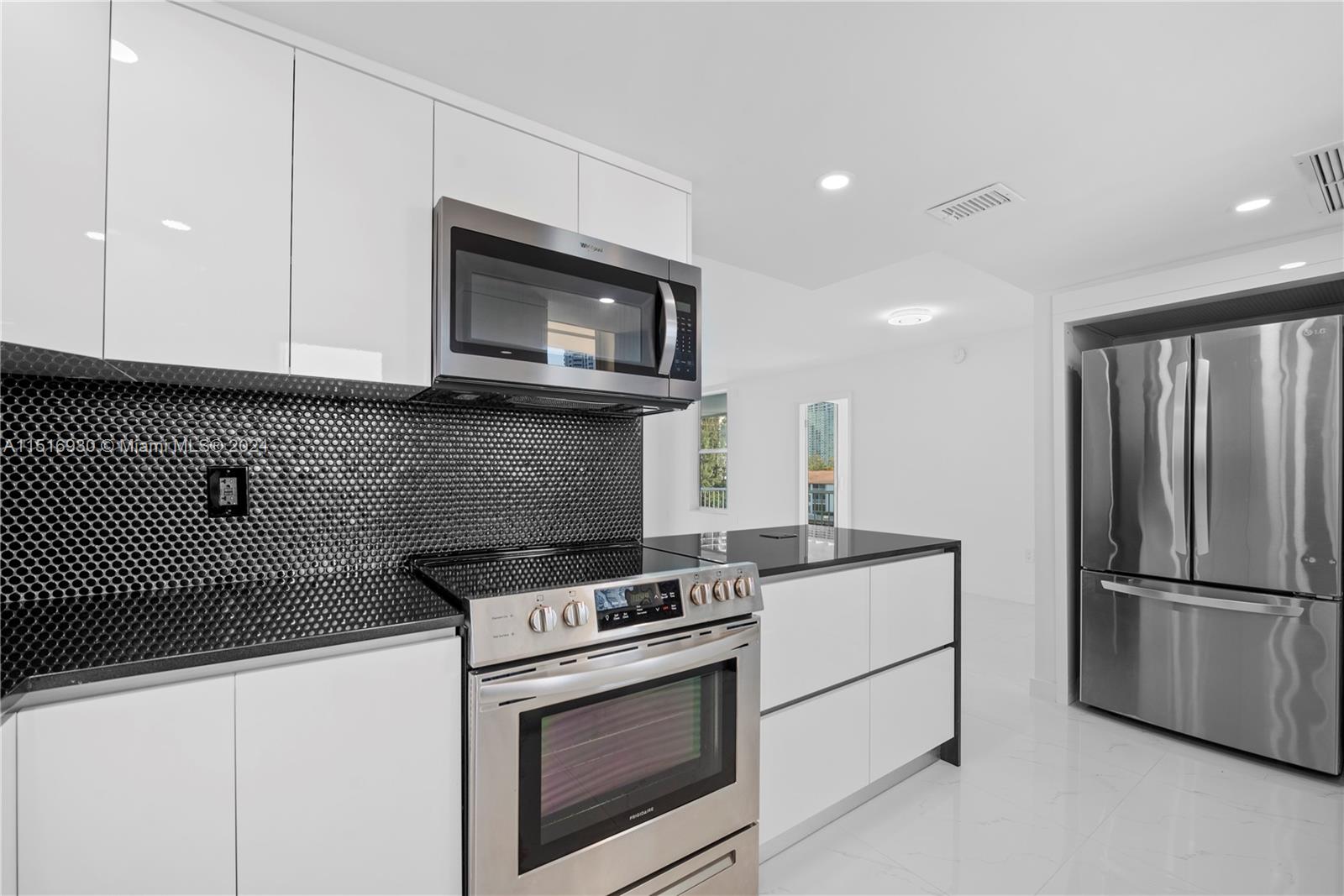 2999 Point East Dr, Aventura, FL, 33160 United States, 2 Bedrooms Bedrooms, ,2 BathroomsBathrooms,Residential,For Sale,Point East Dr,A11516930