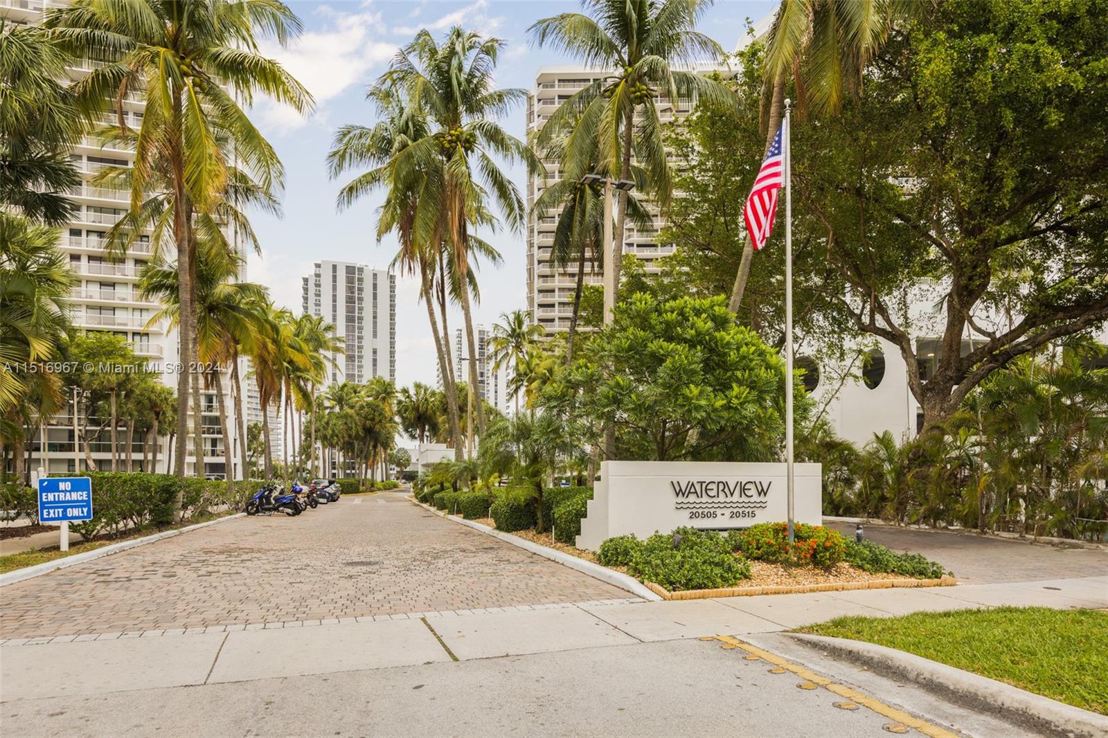 20515 E Country Club Dr 649, Aventura, FL 33180, 2 Bedrooms Bedrooms, ,2 BathroomsBathrooms,Residential,For Sale,Country Club Dr,A11516967