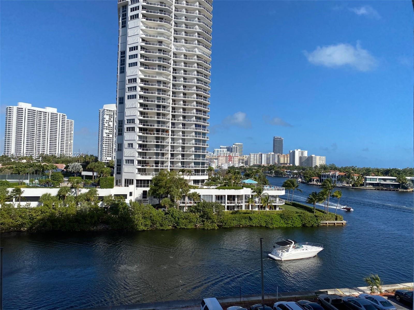 20515 E Country Club Dr 649, Aventura, FL 33180, 2 Bedrooms Bedrooms, ,2 BathroomsBathrooms,Residential,For Sale,Country Club Dr,A11516967