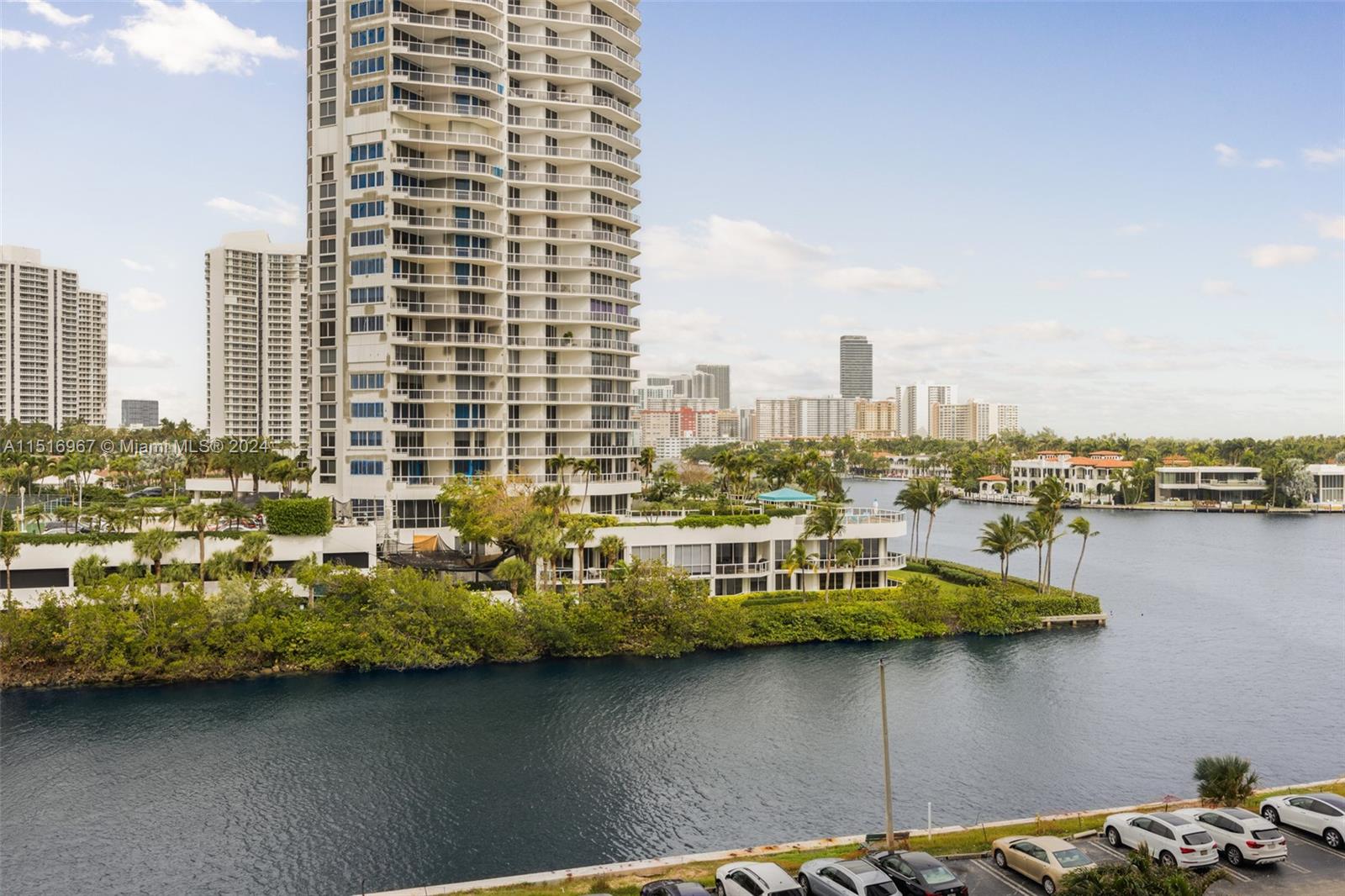 20515 E Country Club Dr 649, Aventura, FL 33180, 2 Bedrooms Bedrooms, ,2 BathroomsBathrooms,Residential,For Sale,Country Club Dr,A11516967