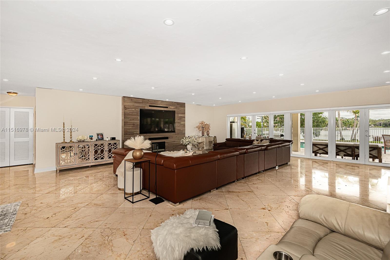 6860 Winged Foot Dr, Hialeah, Florida 33015, 5 Bedrooms Bedrooms, ,4 BathroomsBathrooms,Residential,For Sale,6860 Winged Foot Dr,A11516978