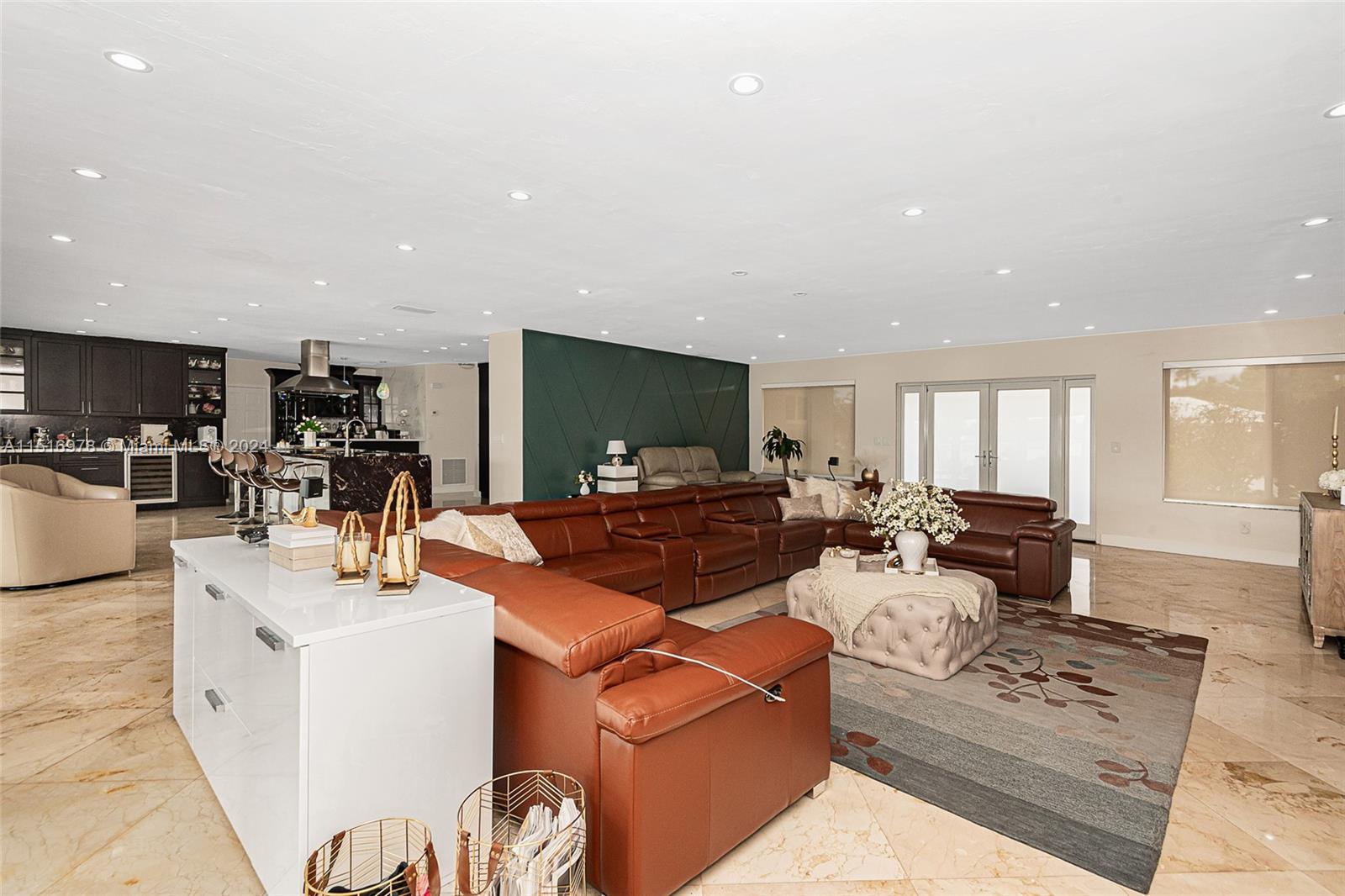 6860 Winged Foot Dr, Hialeah, Florida 33015, 5 Bedrooms Bedrooms, ,4 BathroomsBathrooms,Residential,For Sale,6860 Winged Foot Dr,A11516978