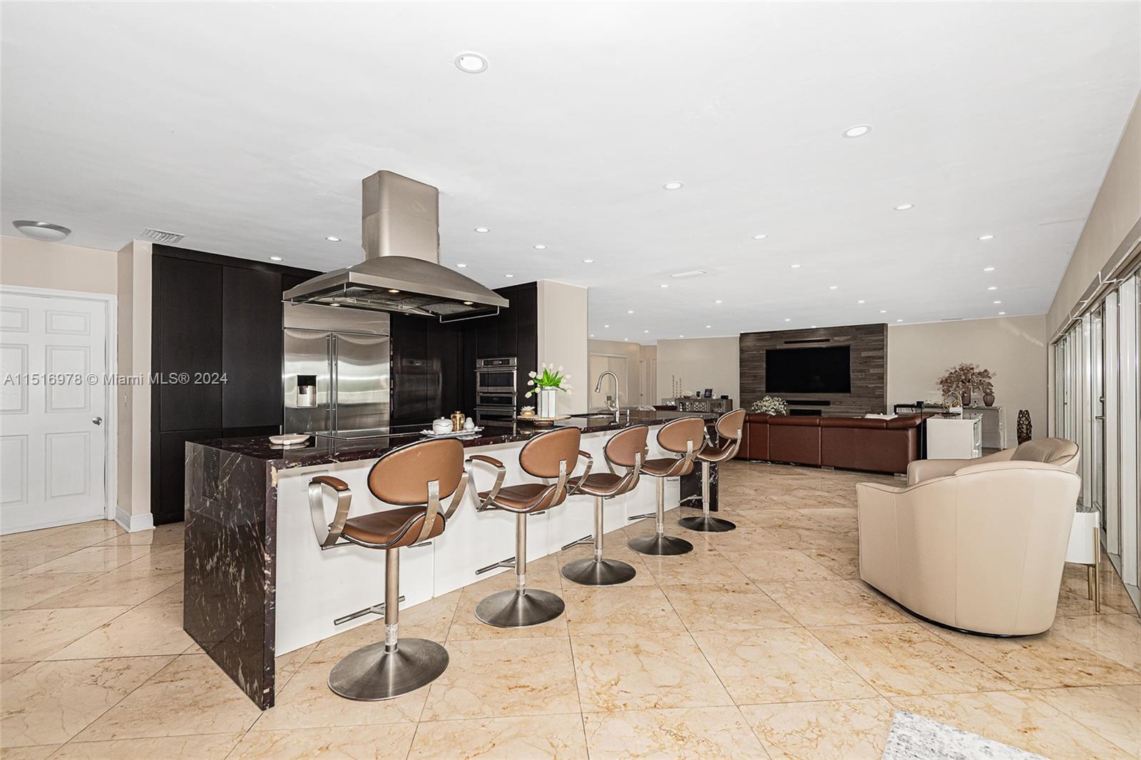 6860 Winged Foot Dr, Hialeah, Florida 33015, 5 Bedrooms Bedrooms, ,4 BathroomsBathrooms,Residential,For Sale,6860 Winged Foot Dr,A11516978