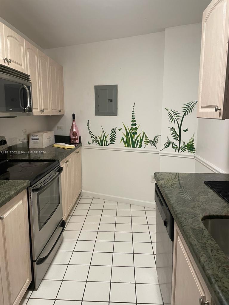 1881 Washington Ave 4D, Miami Beach, Florida 33139, ,Residentiallease,For Rent,1881 Washington Ave 4D,A11517062