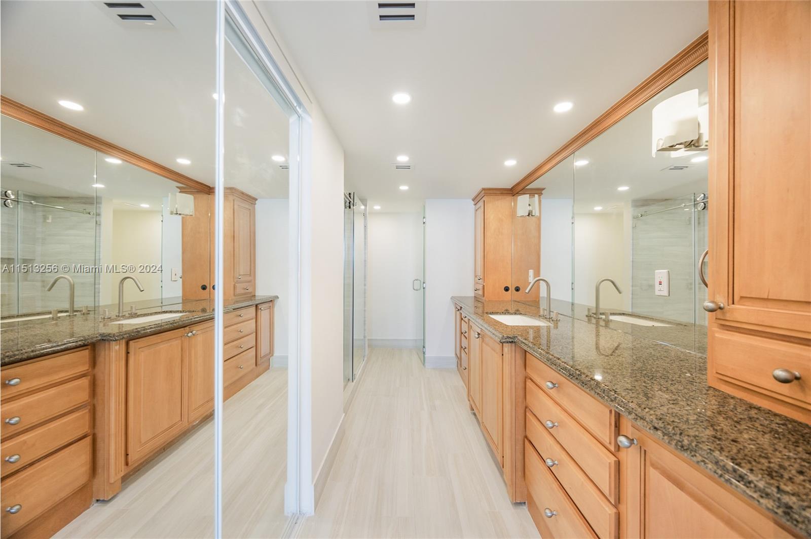 2100 OCEAN LN, Fort Lauderdale, FL, 33316 United States, 1 Bedroom Bedrooms, ,1 BathroomBathrooms,Residential,For Sale,OCEAN LN,A11513256