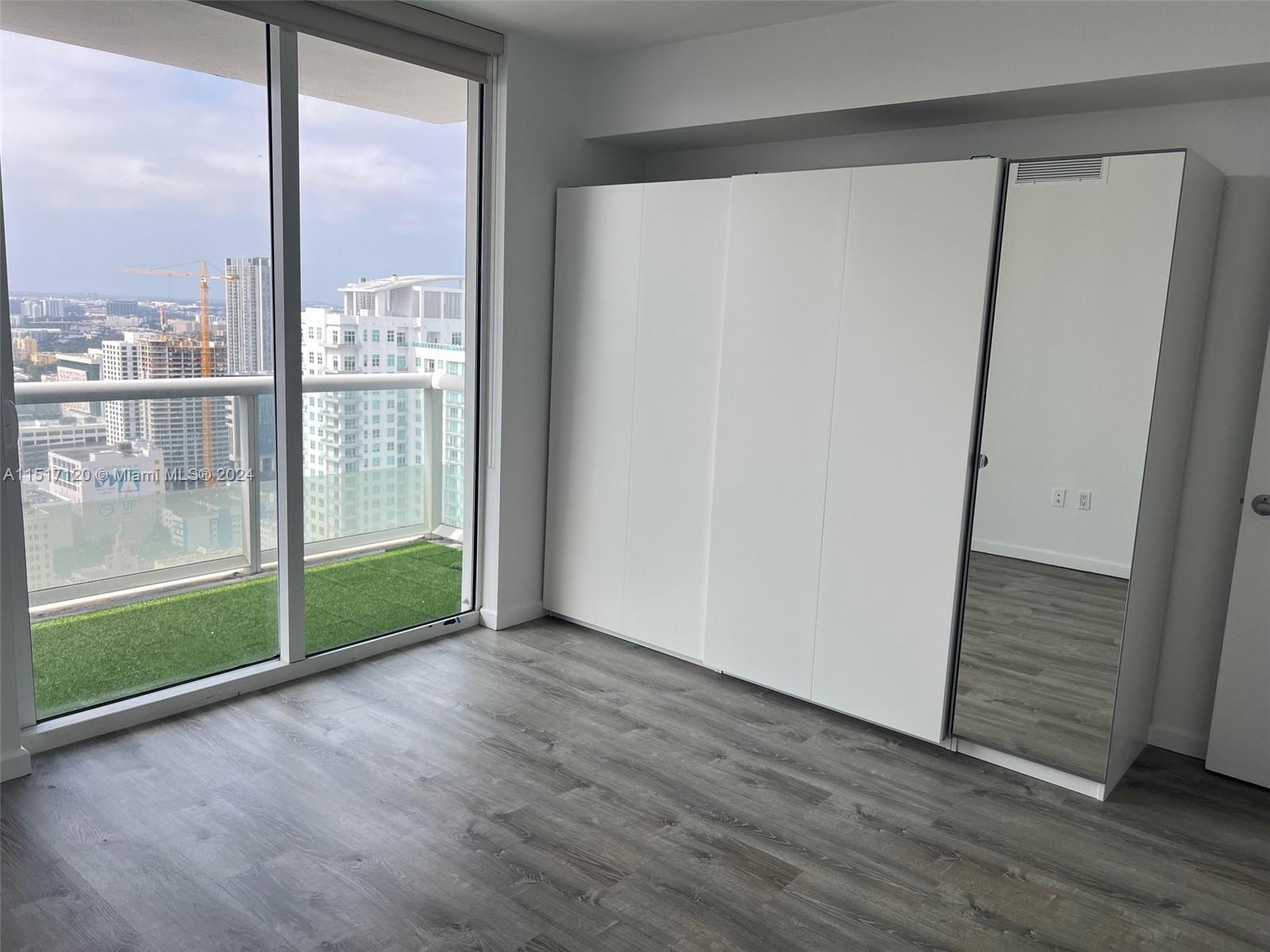 Available for Lease at 50 Biscayne Condominium, 1 Bedroom 1 Bath plus Den, Beautiful Panoramic views from the 47th Floor, Includes Internet/Cable with Building, Full Service Building with Gym, Pool, Spa, 24/7 Security/Valet. Amazing Location and Easy to Show. Long Term Lease only, 1 Year minimum Call LA for details and Showings.