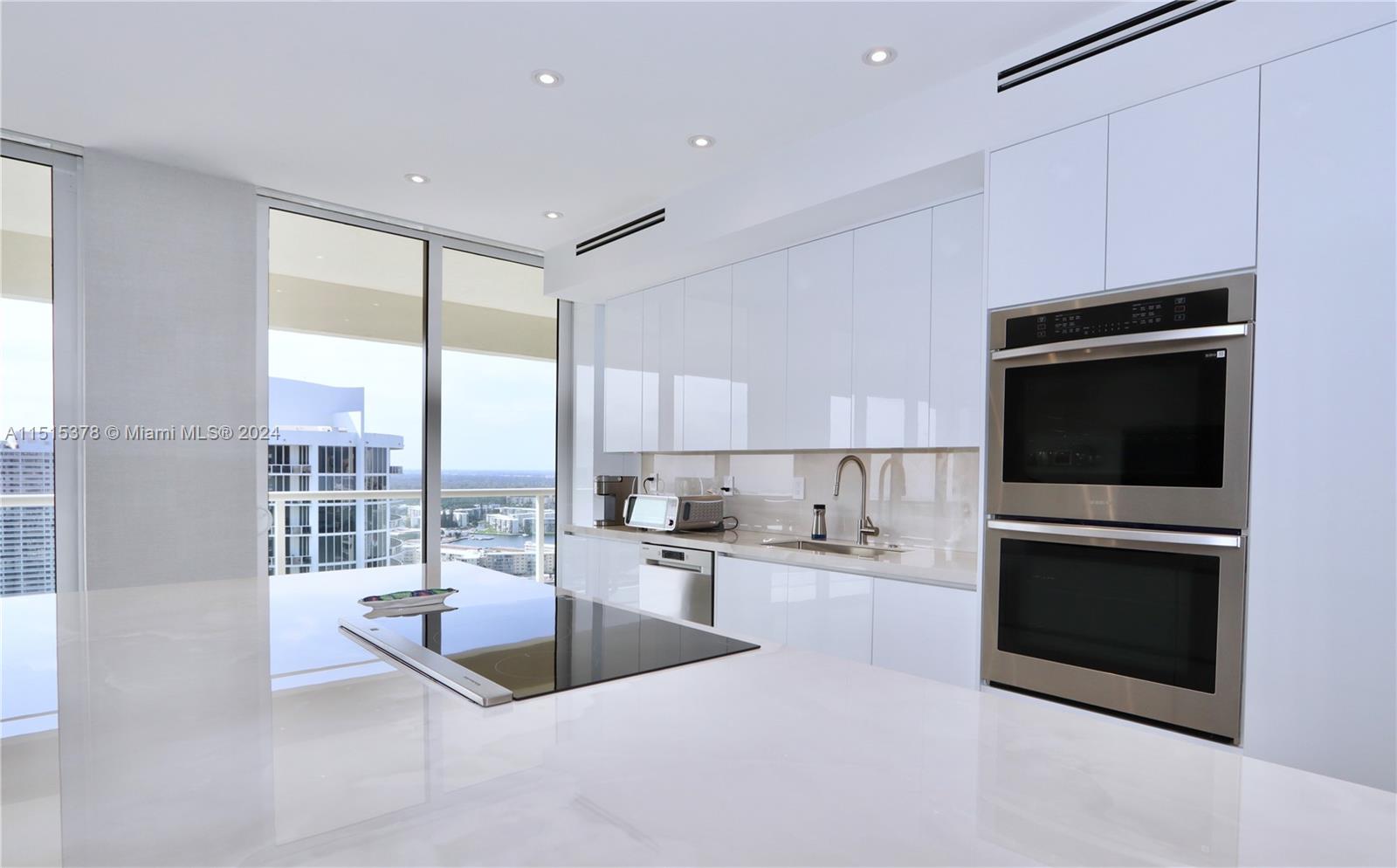 4000 Island Blvd, Aventura, FL, 33160 United States, 2 Bedrooms Bedrooms, ,2 BathroomsBathrooms,Residential,For Sale,Island Blvd,A11515378
