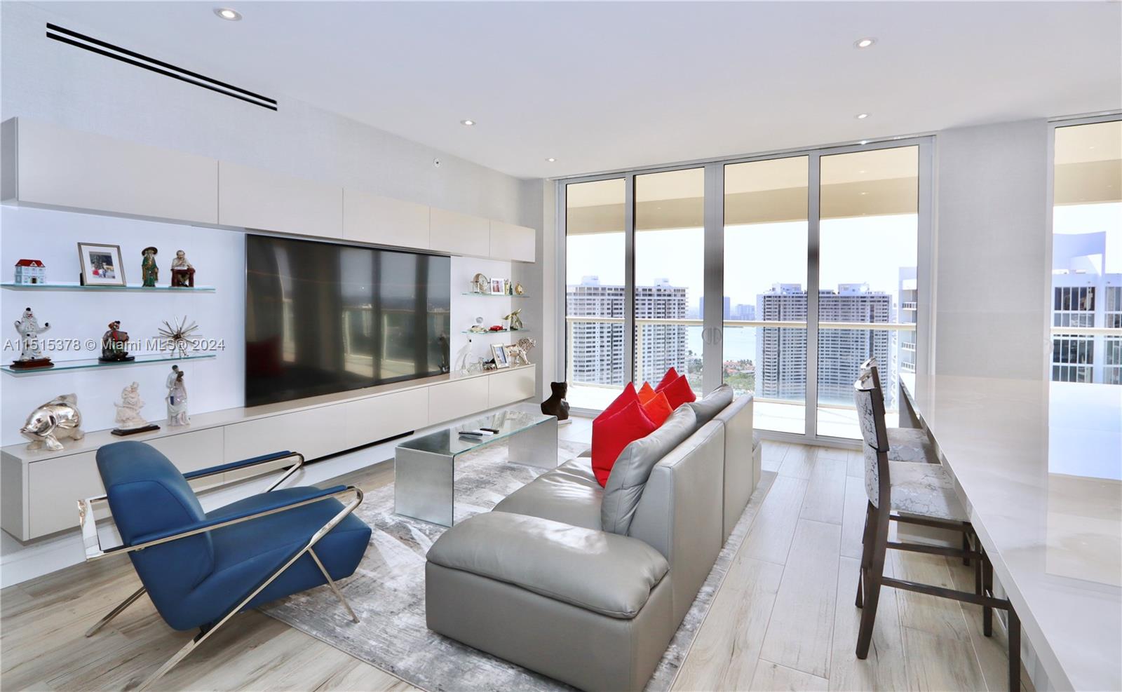 4000 Island Blvd, Aventura, FL, 33160 United States, 2 Bedrooms Bedrooms, ,2 BathroomsBathrooms,Residential,For Sale,Island Blvd,A11515378