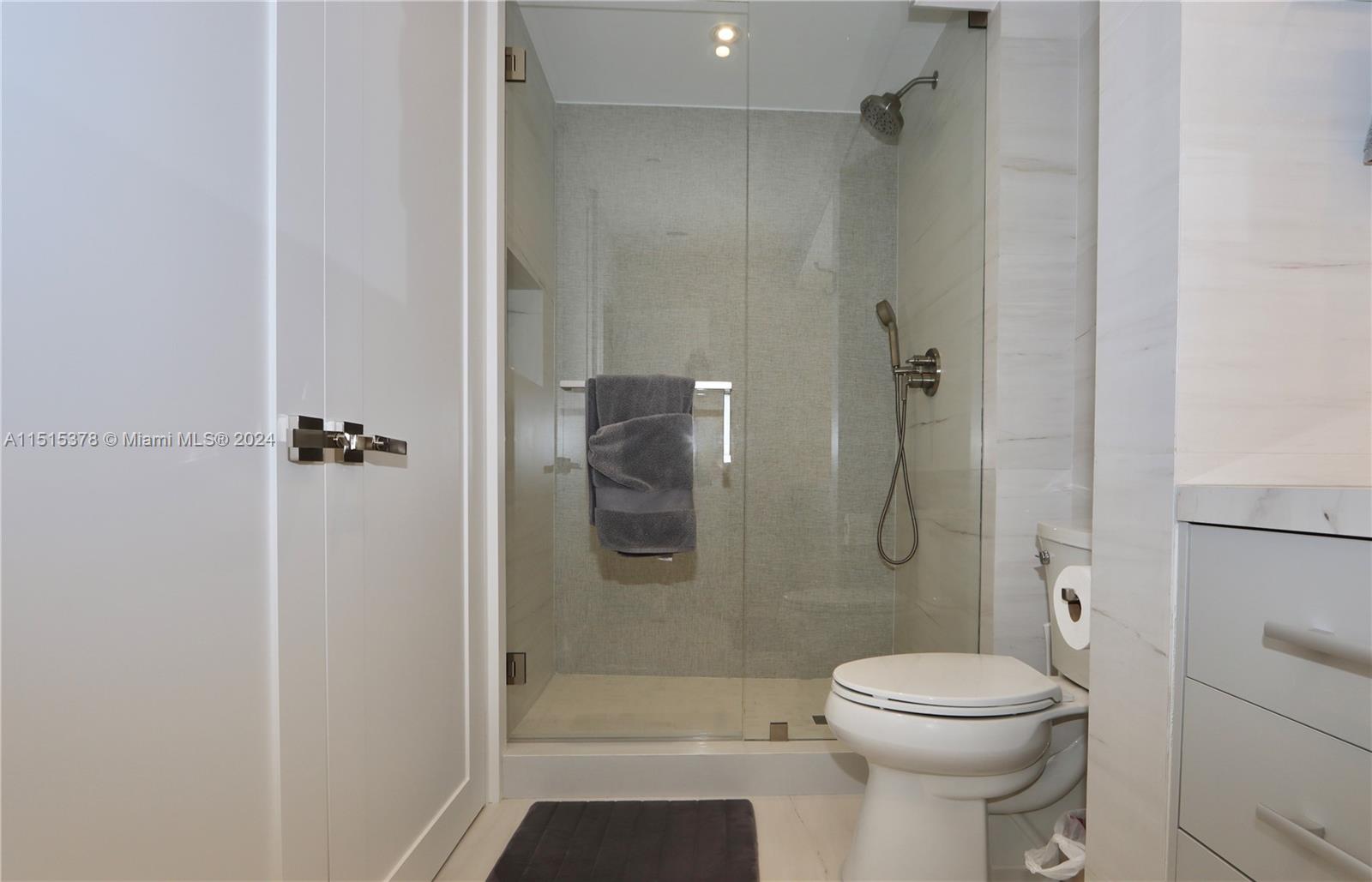 4000 Island Blvd, Aventura, FL, 33160 United States, 2 Bedrooms Bedrooms, ,2 BathroomsBathrooms,Residential,For Sale,Island Blvd,A11515378