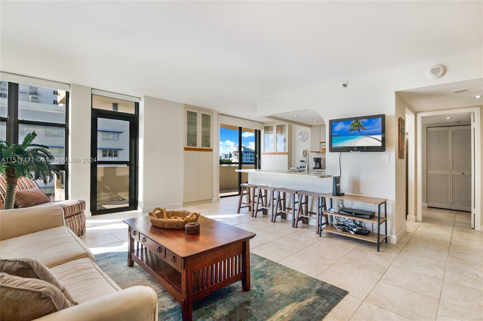 2555 Collins Ave 714, Miami Beach, Florida 33140, 1 Bedroom Bedrooms, ,1 BathroomBathrooms,Residentiallease,For Rent,2555 Collins Ave 714,A11517171