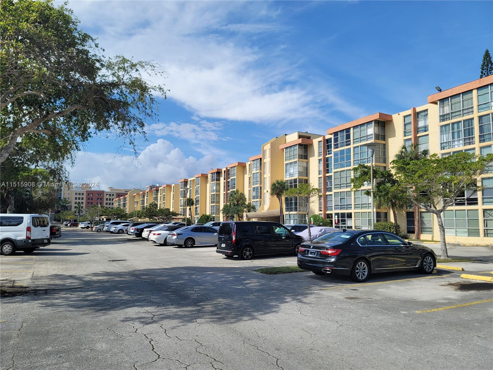 200 172nd St 105, Sunny Isles Beach, Florida 33160, 1 Bedroom Bedrooms, ,1 BathroomBathrooms,Residential,For Sale,200 172nd St 105,A11515908
