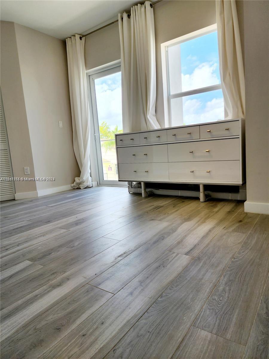 319 Foster Rd, Hallandale Beach, Florida 33009, 2 Bedrooms Bedrooms, ,2 BathroomsBathrooms,Residential,For Sale,319 Foster Rd,A11517265