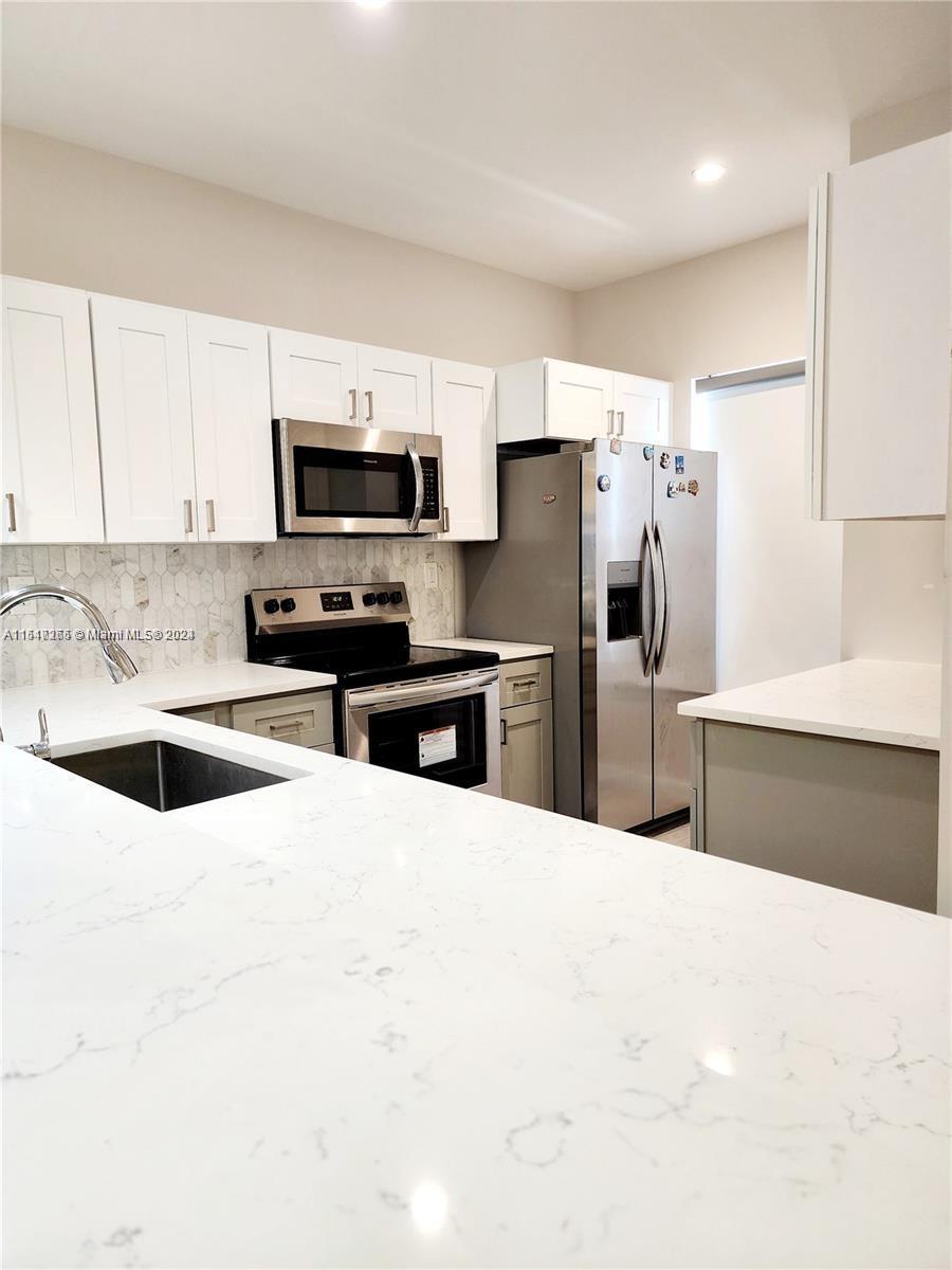 319 Foster Rd, Hallandale Beach, Florida 33009, 2 Bedrooms Bedrooms, ,2 BathroomsBathrooms,Residential,For Sale,319 Foster Rd,A11517265