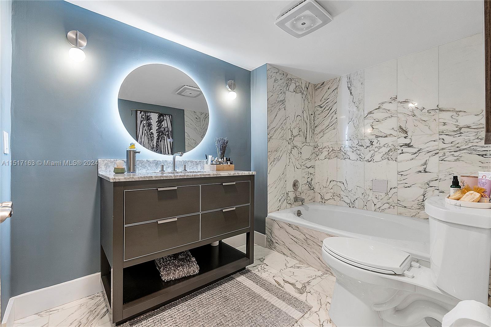 5100 N Ocean Blvd 1016, Lauderdale By The Sea, Florida 33308, 2 Bedrooms Bedrooms, 5 Rooms Rooms,2 BathroomsBathrooms,Residential,For Sale,5100 N Ocean Blvd 1016,A11517163