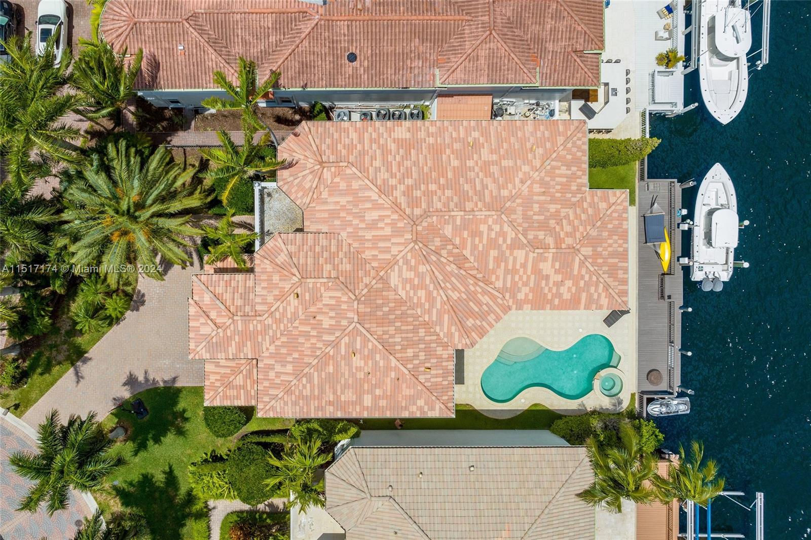 1130 Hatteras Ln, Hollywood, FL, 33019 United States, 6 Bedrooms Bedrooms, ,5 BathroomsBathrooms,Residential,For Sale,Hatteras Ln,A11517174