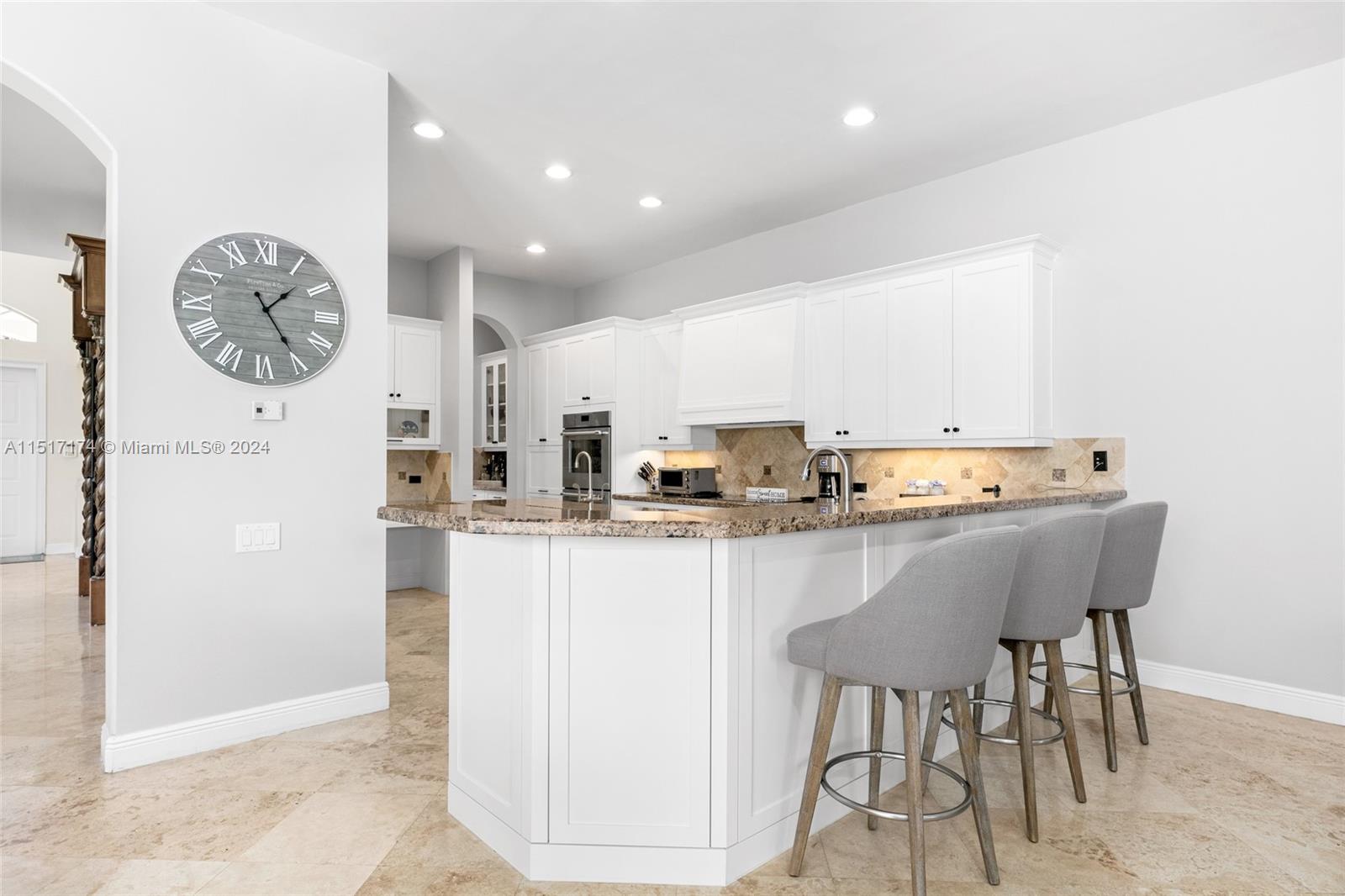 1130 Hatteras Ln, Hollywood, FL, 33019 United States, 6 Bedrooms Bedrooms, ,5 BathroomsBathrooms,Residential,For Sale,Hatteras Ln,A11517174