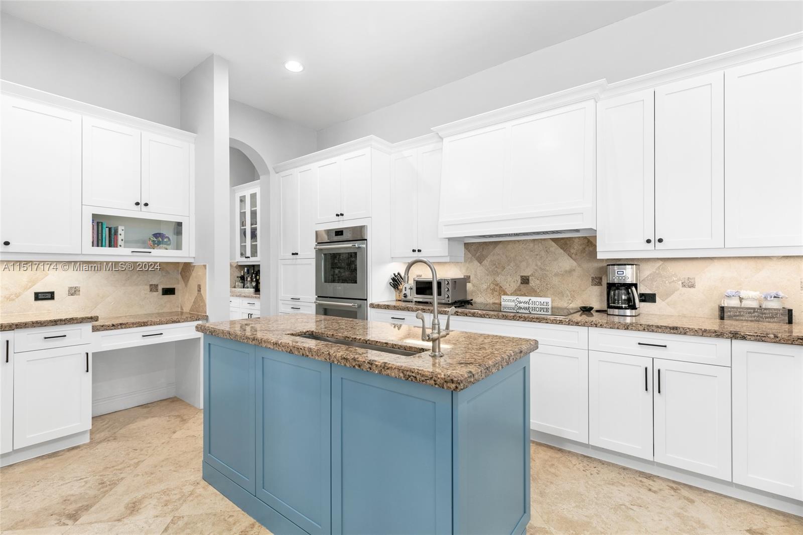 1130 Hatteras Ln, Hollywood, FL, 33019 United States, 6 Bedrooms Bedrooms, ,5 BathroomsBathrooms,Residential,For Sale,Hatteras Ln,A11517174