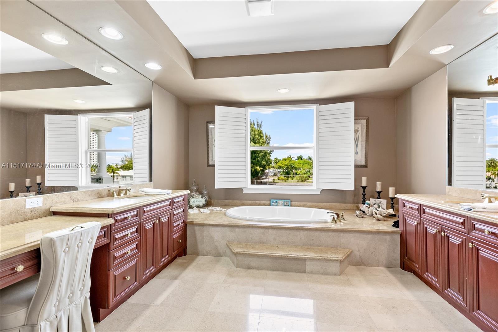 1130 Hatteras Ln, Hollywood, FL, 33019 United States, 6 Bedrooms Bedrooms, ,5 BathroomsBathrooms,Residential,For Sale,Hatteras Ln,A11517174