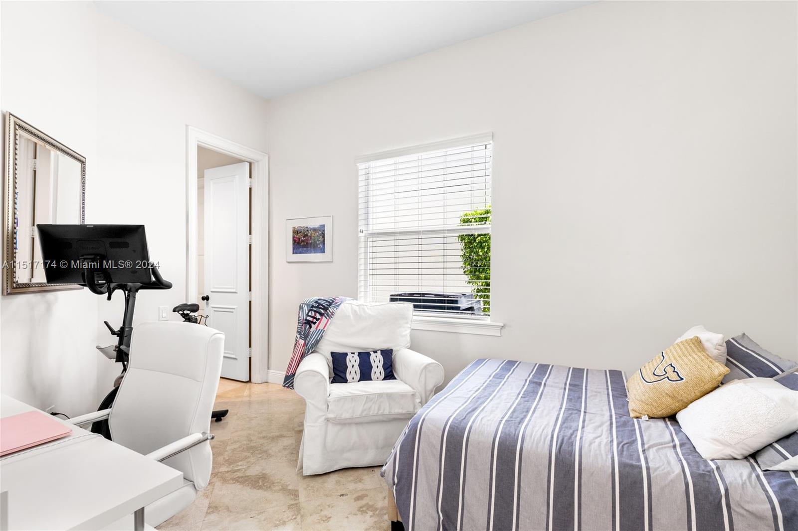 1130 Hatteras Ln, Hollywood, FL, 33019 United States, 6 Bedrooms Bedrooms, ,5 BathroomsBathrooms,Residential,For Sale,Hatteras Ln,A11517174