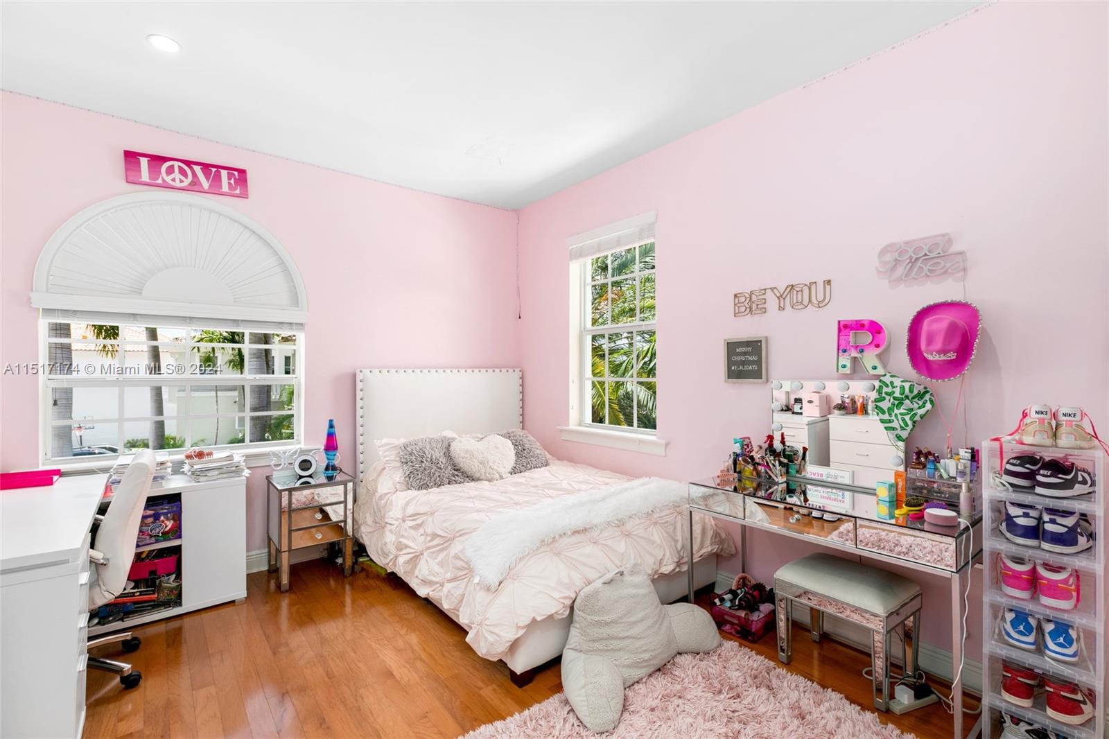 1130 Hatteras Ln, Hollywood, FL, 33019 United States, 6 Bedrooms Bedrooms, ,5 BathroomsBathrooms,Residential,For Sale,Hatteras Ln,A11517174